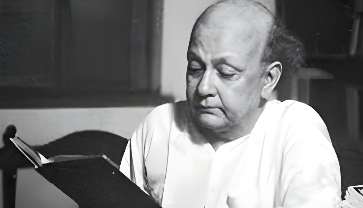 ভবঘুরে ও অন্যান্য – সৈয়দ মুজতবা আলী হুঁশিয়ার